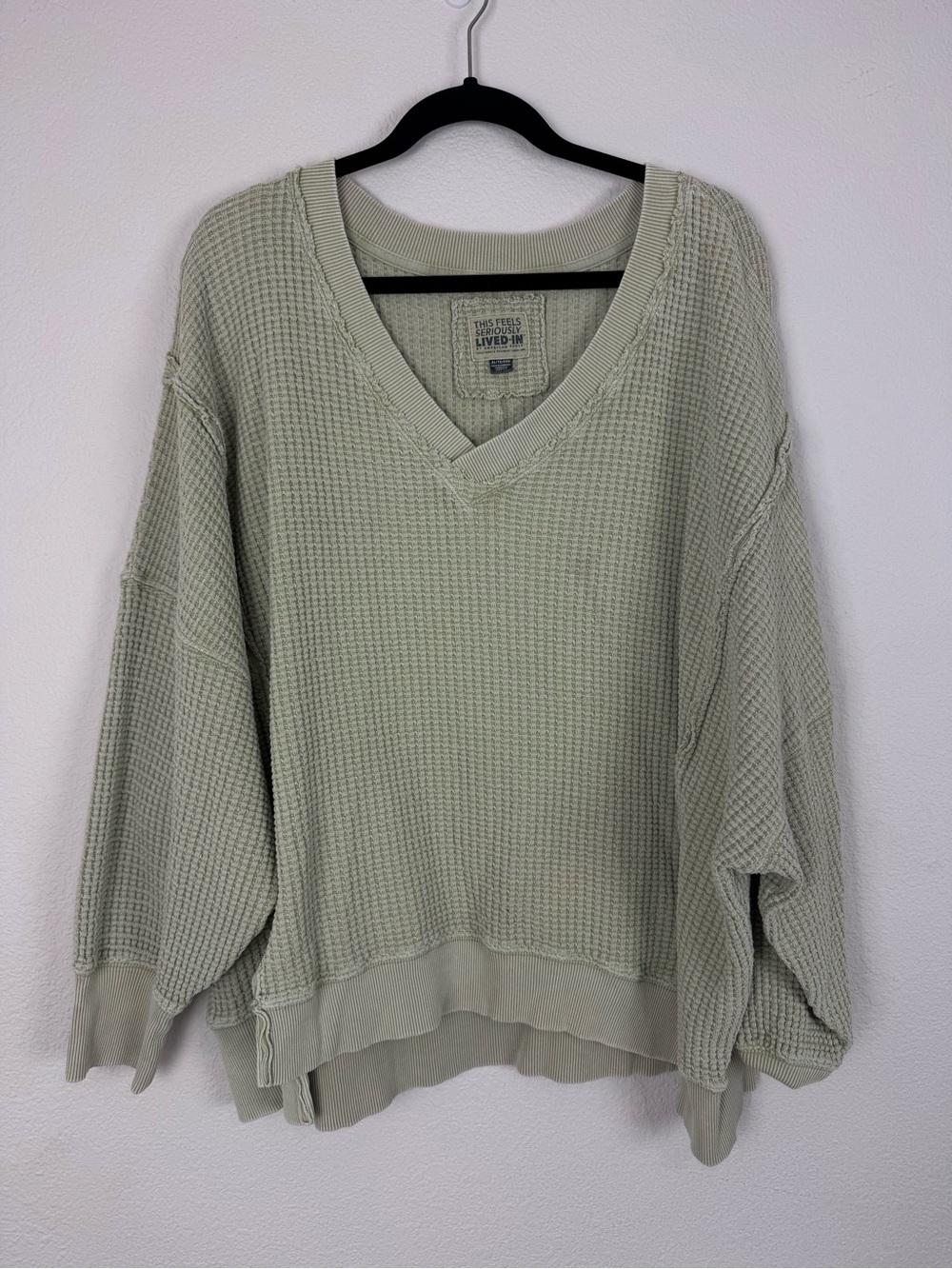 American Eagle Lived In Sage Green V Neck Pullover Sweater Sweatshirt Fall Cozy